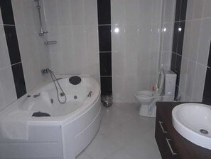 Standard Room, Jetted Tub | Jetted tub - Legend Hotel Tem (Silivri)