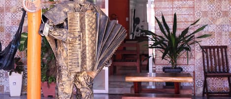 Télévision de 32 pouces avec chaînes par câble