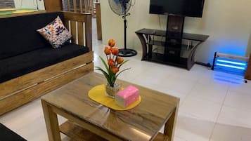 Smart TV, table tennis