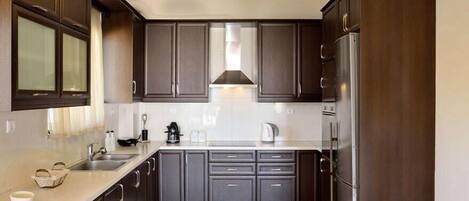 Apartment, 3 Schlafzimmer | Eigene Küche | Großer Kühlschrank, Ofen, Herdplatte