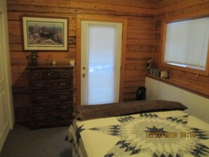 4 bedrooms, desk, iron/ironing board, free WiFi