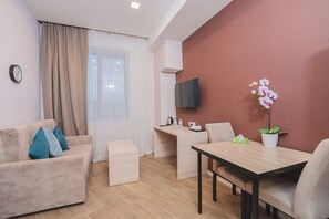 Family Room, 1 Bedroom