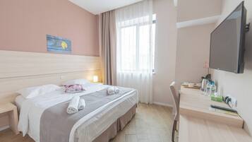 Economy Double or Twin Room (Friends) | Premium bedding, memory foam beds, minibar, individually decorated