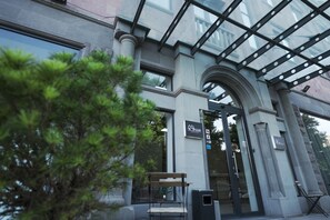 Konaklama yerinin ön cephesi