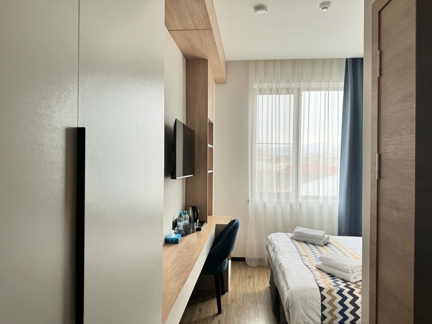 1 bedroom, premium bedding, memory-foam beds, minibar