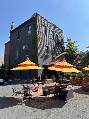 Romantic Copper ROOM at historic 123 S Washington