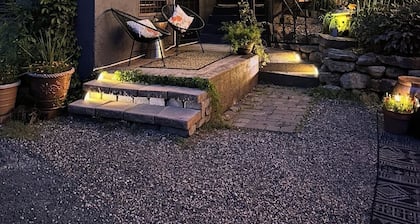 Romantic Copper ROOM at historic 123 S Washington