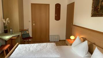 Hypo-allergenic bedding, desk, laptop workspace, free WiFi