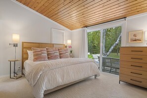 5 bedrooms, iron/ironing board, free WiFi, bed sheets