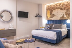 Deluxe Studio | Down comforters, blackout drapes, soundproofing, iron/ironing board - Aparthotel Spa del Palacete, Historic Center (Málaga)