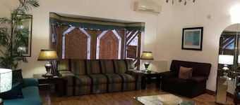 Carnations Suites - Luxury Rooms in the heart of Islamabad!!