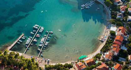 Appartement dans Supetarska Draga avec vue mer, Balcon, Climatisation, WIFI (4894-1)