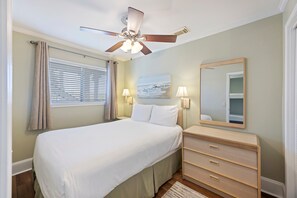 1 dormitorio, tabla de planchar con plancha, wifi y ropa de cama