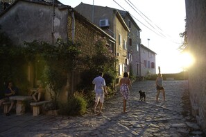 Exterior - Apartment in Roč with Balcony, Air condition, WIFI, Washing machine (4909-1) (Roc)