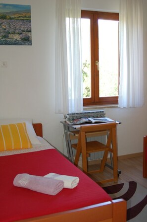 1 bedroom, iron/ironing board, free WiFi, bed sheets - Apartment in Roč with Balcony, Air condition, WIFI, Washing machine (4909-1) (Roc)