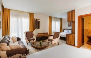 Superior Quadruple Room | Living area | TV - Waikiki Apartments (Tivat)