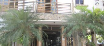 Hotel Sherwood