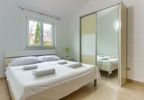 2 bedrooms, free WiFi, bed sheets, wheelchair access