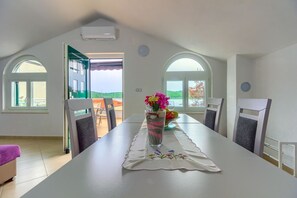 تناول الطعام