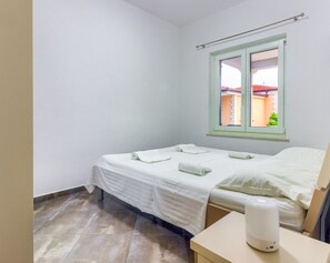 2 bedrooms, free WiFi, bed sheets, wheelchair access