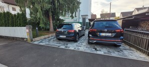 Property grounds - Deluxe apartment Ermis (Metzingen)