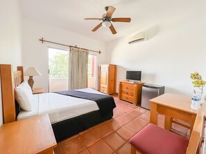 Family Room, 2 Bedrooms | Free WiFi, bed sheets - Hacienda Jalisco (La Paz)