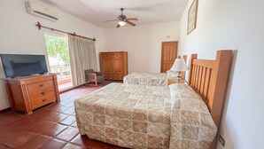 Standard Double Room - Hacienda Jalisco (La Paz)