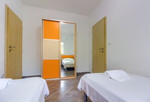 2 bedrooms, free WiFi, bed sheets