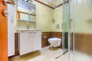 Shower, towels