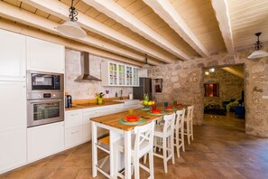 Villa (Two Bedroom House with Sea View) | Private kitchen | Fridge - Villa Kanada (Dubrovnik)