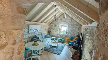 Villa (Two Bedroom House with Sea View) | Soggiorno | TV, impianto stereo