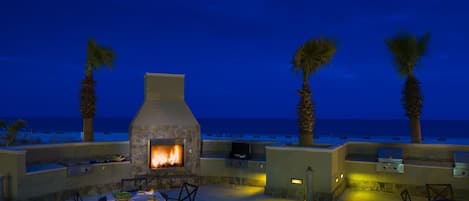 تناول الطعام بالخارج