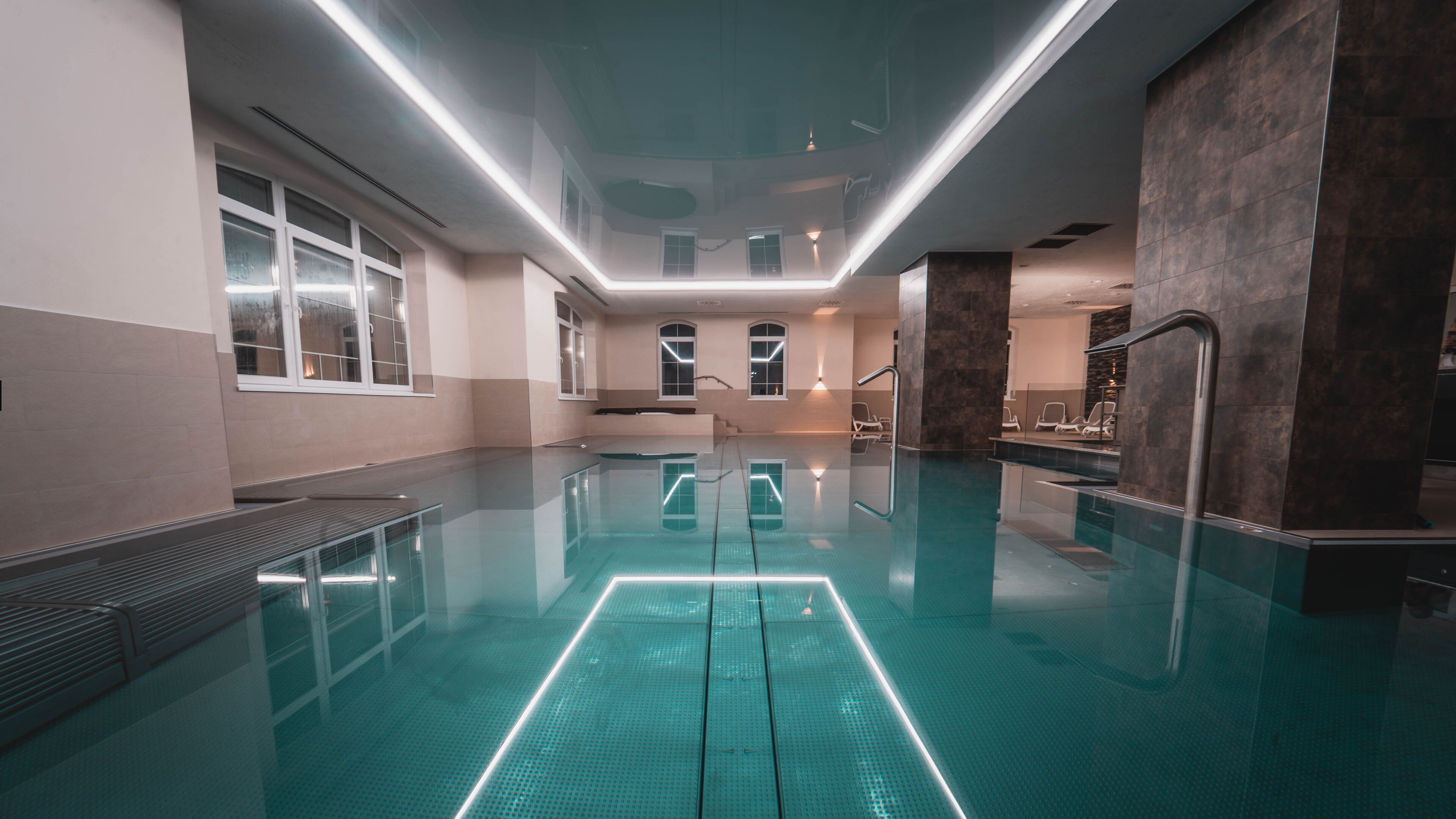 Seasonal outdoor pool, pool loungers