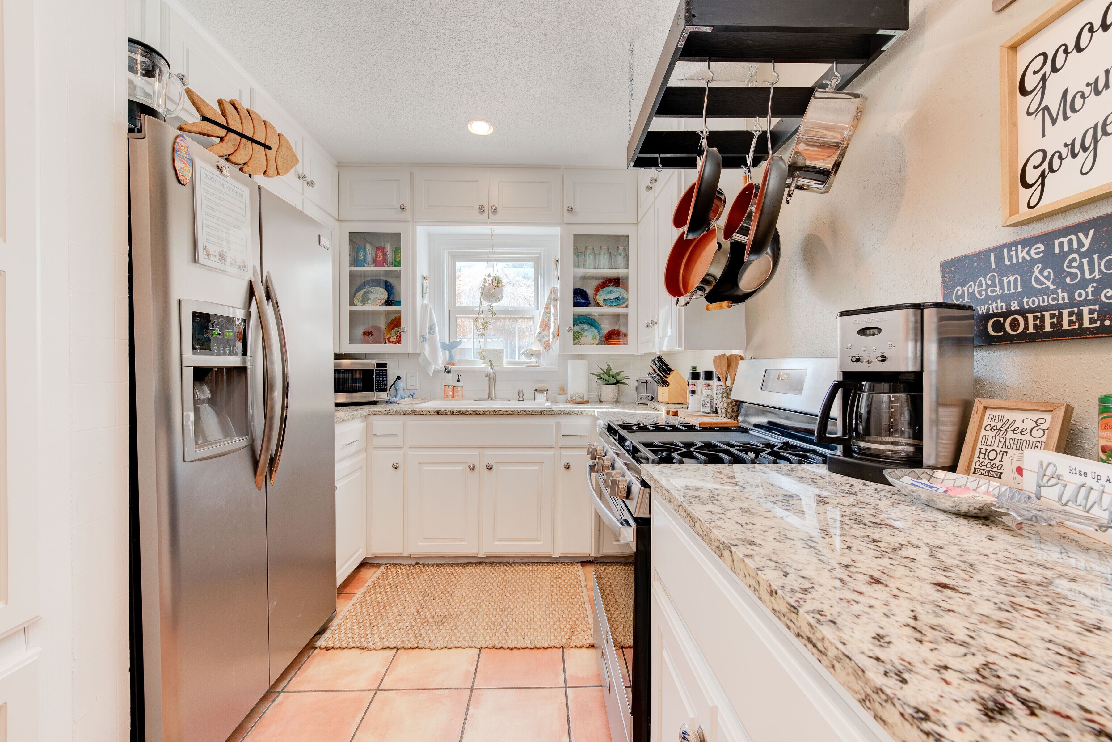 雪櫃、微波爐、焗爐、爐具