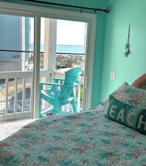 1 bedroom, iron/ironing board, WiFi, bed sheets - Bright end unit, Ocean Views, 1st floor,  Pool, large beach, Direct access !!! (Carolina Beach)