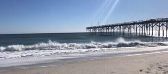 Bright end unit, Ocean Views, 1st floor,  Pool, large beach, Direct access !!!