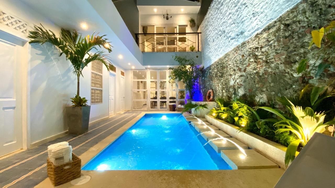 Innenpool, Außenpool