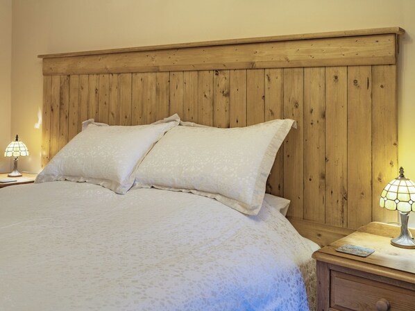4 bedrooms, free WiFi, bed sheets