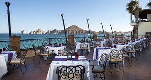 Outdoor dining - Spring Break April Cabo Baby! Two beds; 2 full baths; Sleeps 4; At Medano Beach! (Cabo San Lucas)