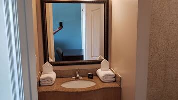 Bathroom sink