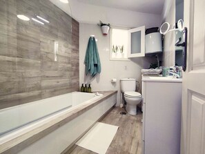 Bathtub, hair dryer, towels, soap - Couples' Paradise.❤️️Insta-worthy Ocean Views (Costa Adeje)