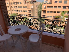 Deluxe Apartment, 1 Bedroom, Balcony, Pool View | Terrace/patio - Babylone 1 (Marrakech)