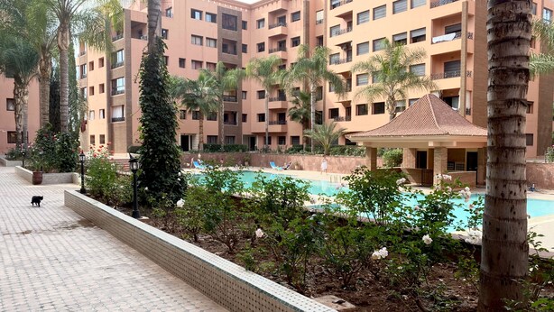 Outdoor pool, pool umbrellas, sun loungers - Babylone 1 (Marrakech)