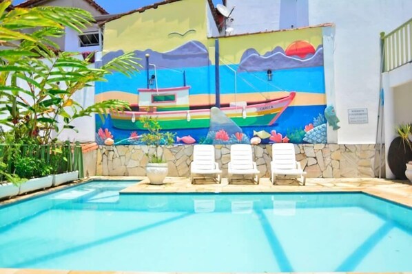 Indoor pool, sun loungers - Pousada Pôr do Sol (Paraty)