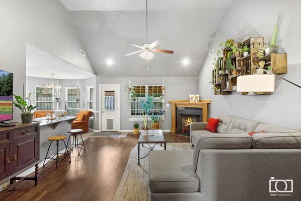 TV, fireplace, stereo, printers