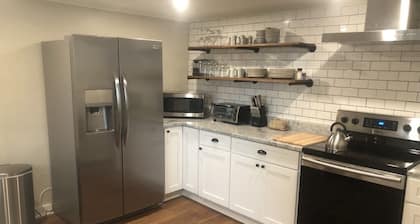 Downtown!! Located in the Cultural District - One Block to Yacht Club
