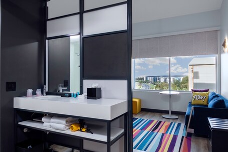 Aloft Orlando Lake Buena Vista - Image 23