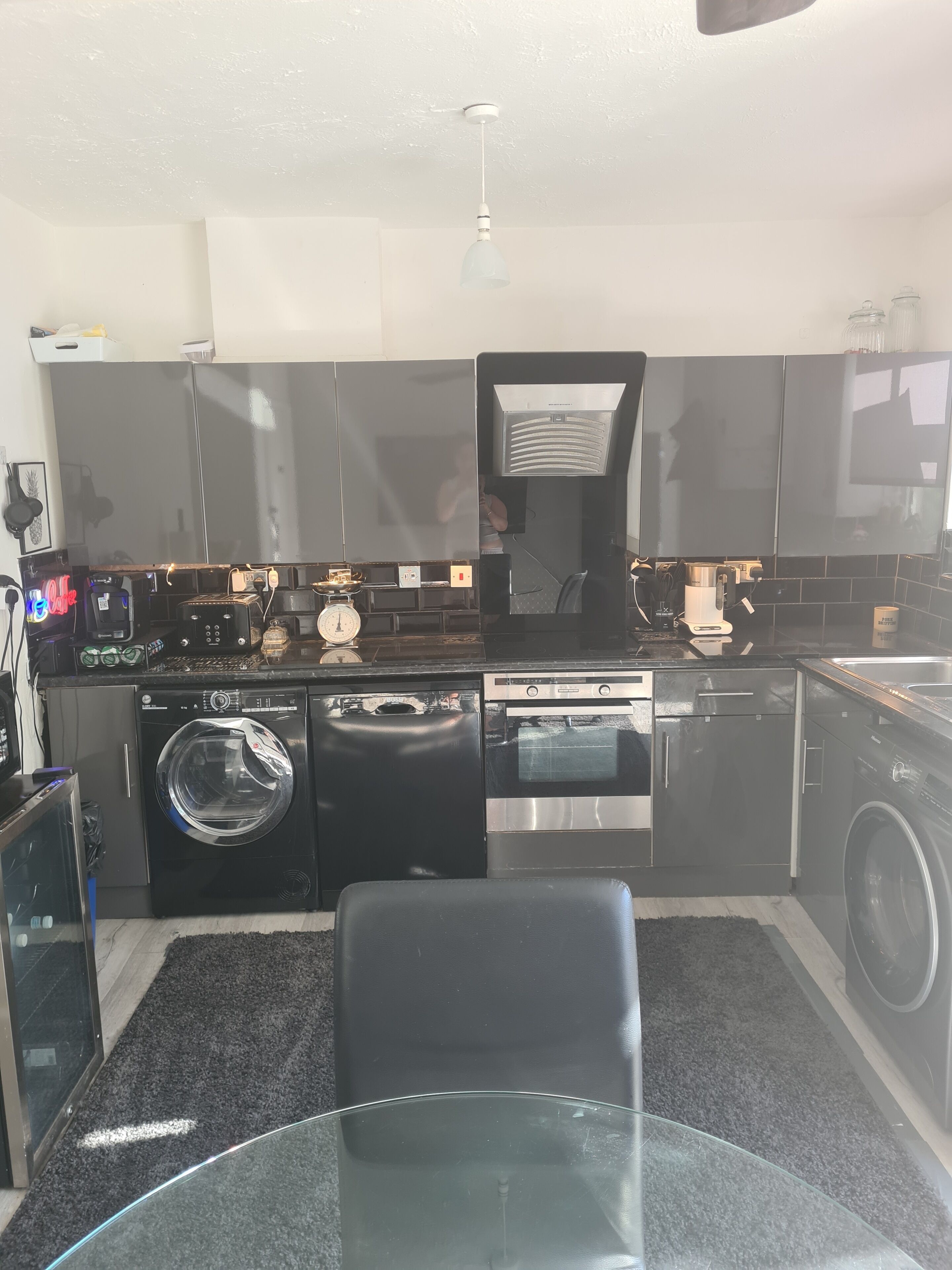 Coffee/tea maker, fridge, microwave, oven