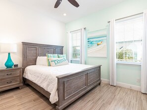 3 habitaciones, tabla de planchar con plancha, internet y ropa de cama 
