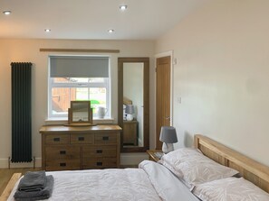 4 bedrooms, free WiFi, bed sheets